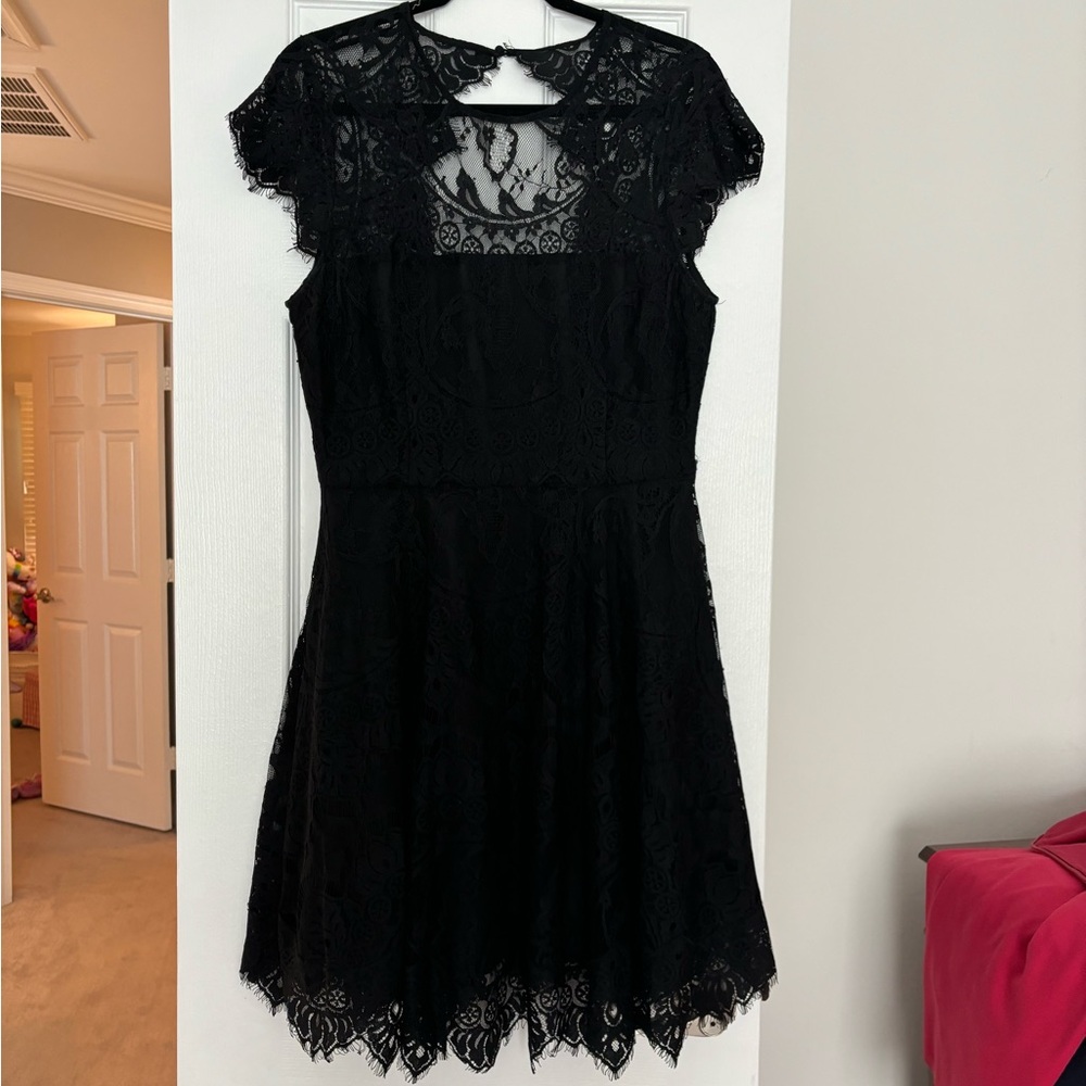 BB DAKOTA black lace cocktail dress